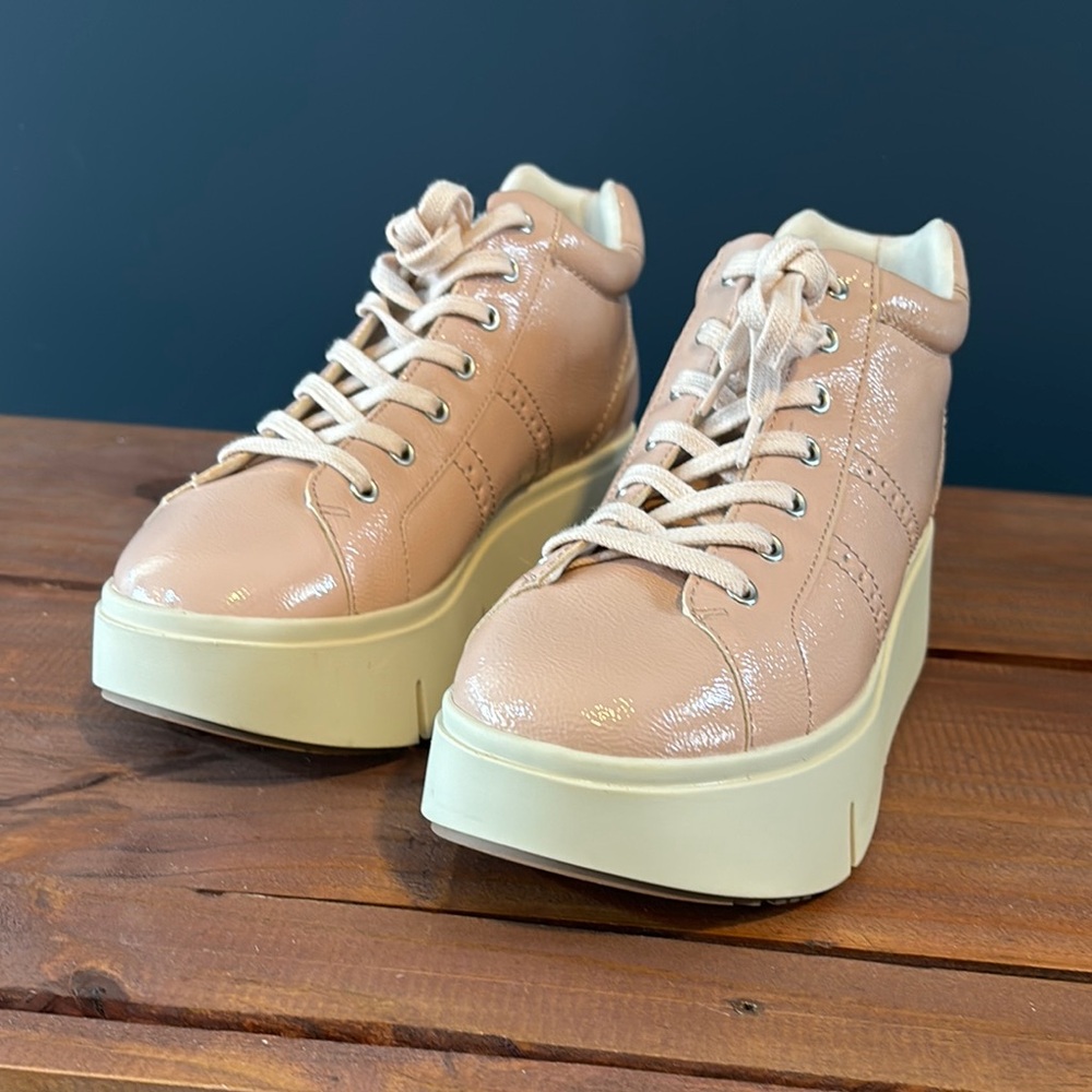 Stylish Women's Platform Sneakers
